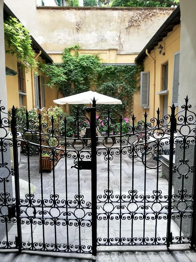 Olona Place 3 Milano 0*,  Italia